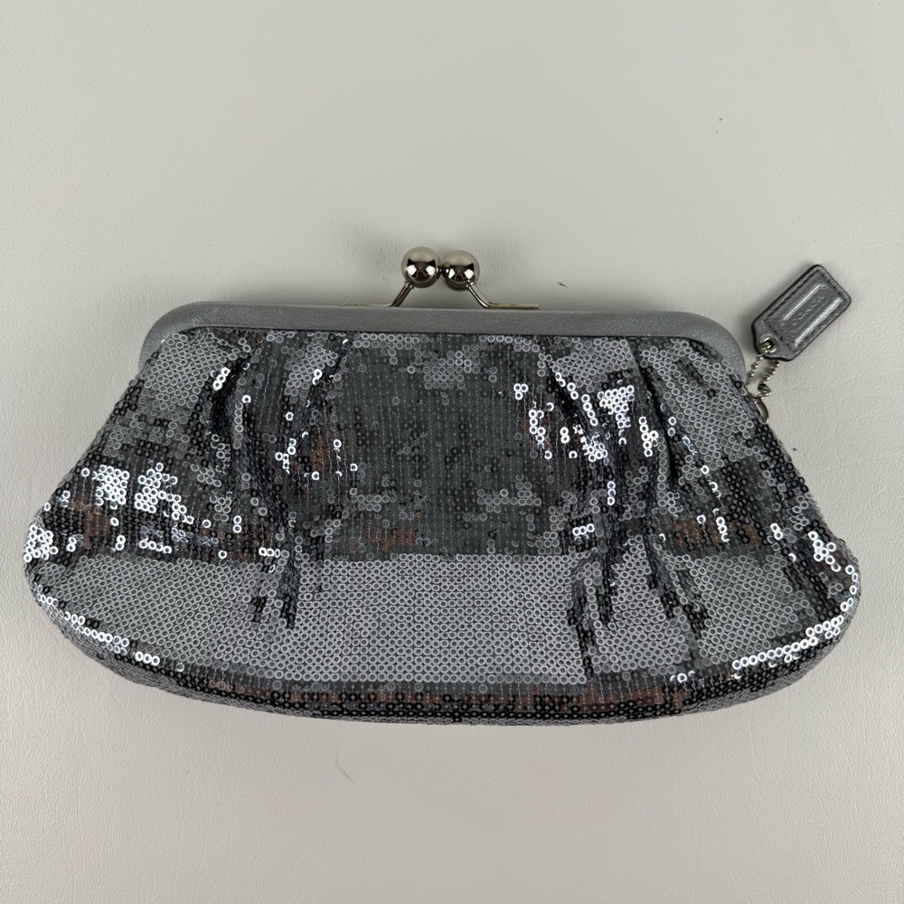 Coach Julia Limited Edition Silver Sequin Kisslock Clutch Wristlet - Picture 6 of 14